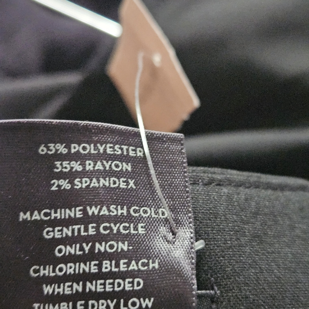 Ann Taylor Black Dress Pants.  Size 4P Curvy. - Picture 7 of 7